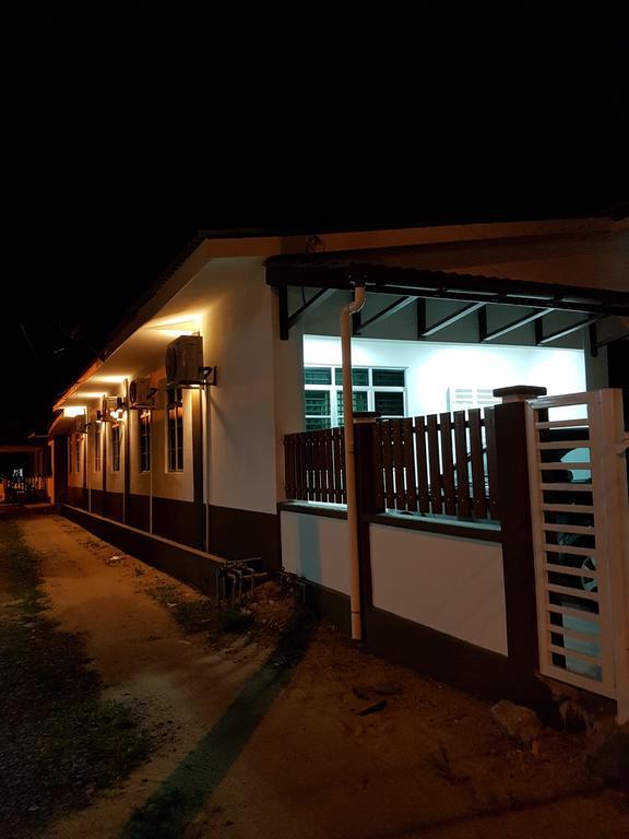 Ummi Guesthouse Dungun Exterior foto
